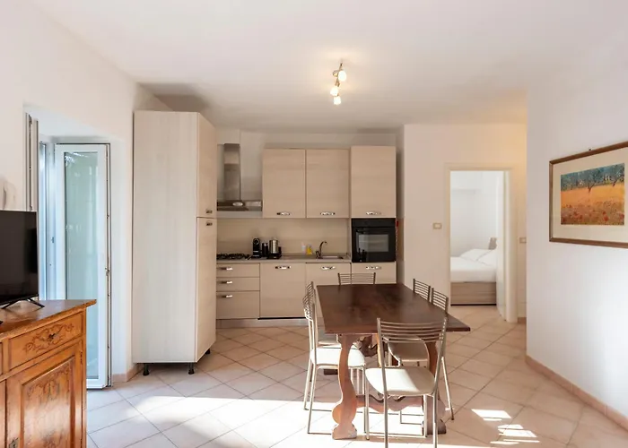 Joivy Sunny Family Flat With Private Garden & Parking Lejlighed