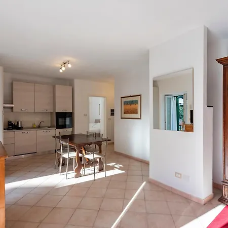 Joivy Sunny Family Flat With Private Garden & Parking Appartement *