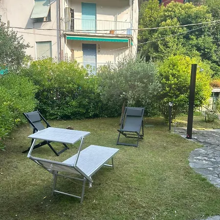 Joivy Sunny Family Flat With Private Garden & Parking Apartment