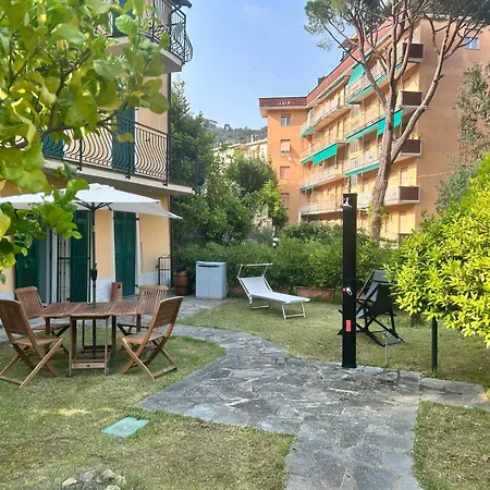 Joivy Sunny Family Flat With Private Garden & Parking Apartment *