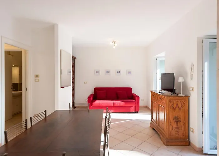 아파트 Joivy Sunny Family Flat With Private Garden & Parking